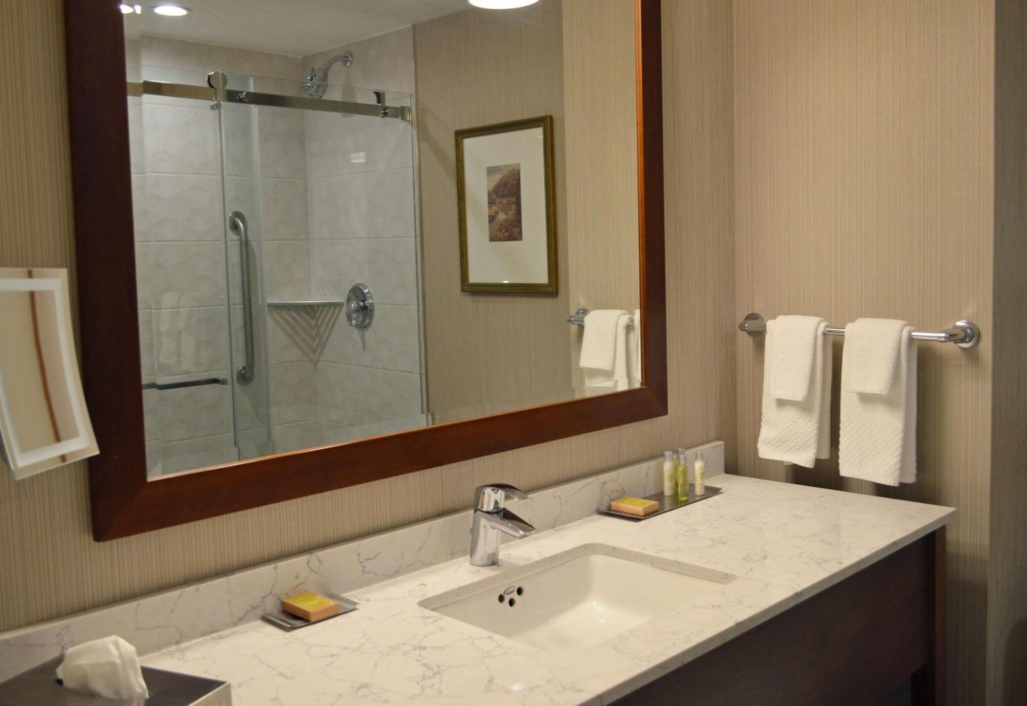 Doubletree Fallsview Resort & Spa By Hilton - Niagara-vízesés Kültér fotó