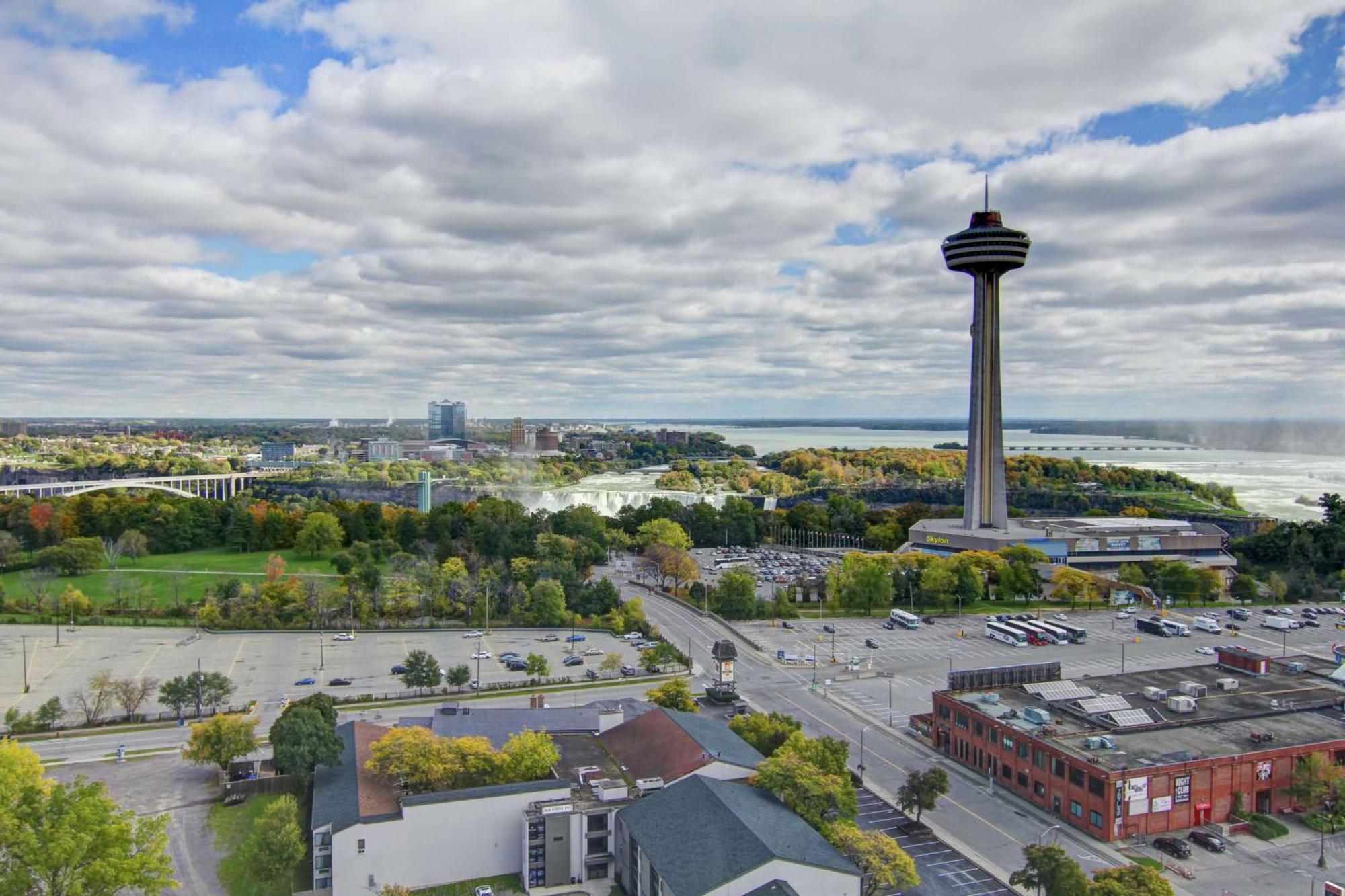 Doubletree Fallsview Resort & Spa By Hilton - Niagara-vízesés Kültér fotó